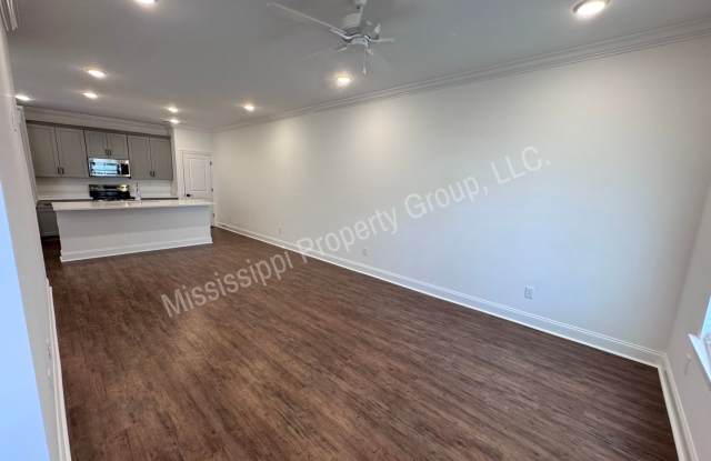 3BR/3.5BA Stand Alone House in South Grove Gallery 3