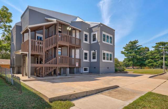 UTILITIES INCLUDED! Spacious 2-Bedroom, 1-Bathroom Home AVAILABLE NOW!! Gallery 3