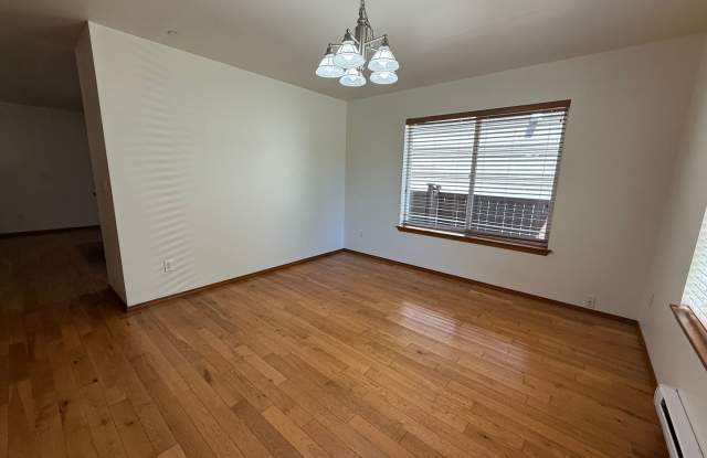 3 bedroom  plus bonus loft DuPont Home Gallery 4