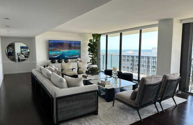 1450 Brickell Bay Dr photos photos