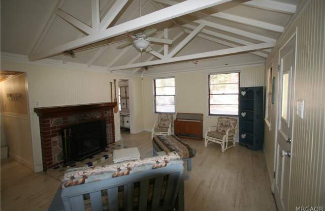1004 Canyon Road Gallery 2