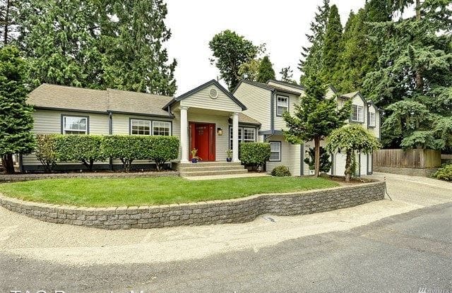 13829 NE Redmond Way - 13829 Redmond Way, Redmond, WA 98052