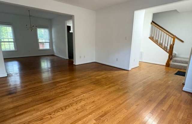 9504 Hungary Woods Drive Gallery 3