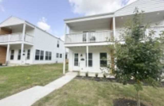 1611 Brooks Avenue - 2 photos photos