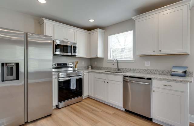 2 BR 1 BA house for Rent Gallery 3