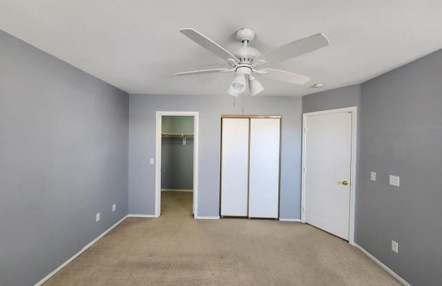 HENDERSON: 3 bed/2.5 bath Townhome with Spacious Kitchen, Private Backyard, Large Primary Suite & 2 Car Garage Gallery 4