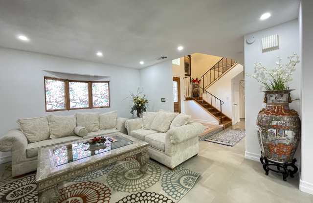 933 South Susan Street photos photos