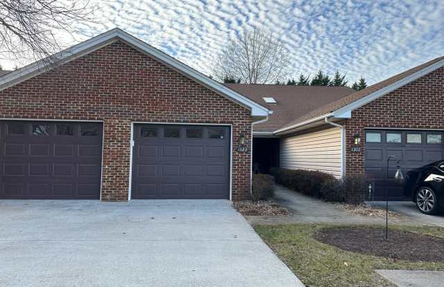 One Level Townhome in Forest - 1323 Valley Vista Lane, Bedford County, VA 24551