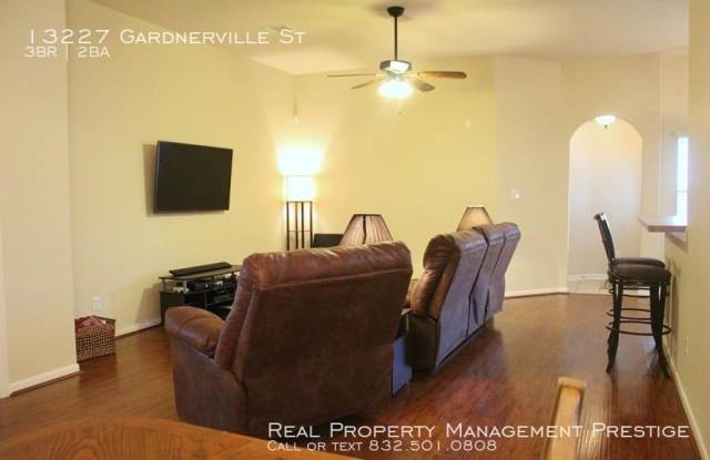 13227 Gardnerville St Gallery 4