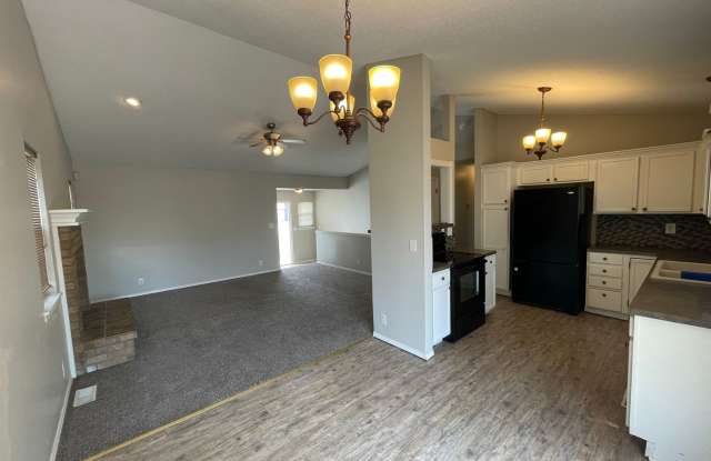 Prime spot, tons of space! Gallery 1
