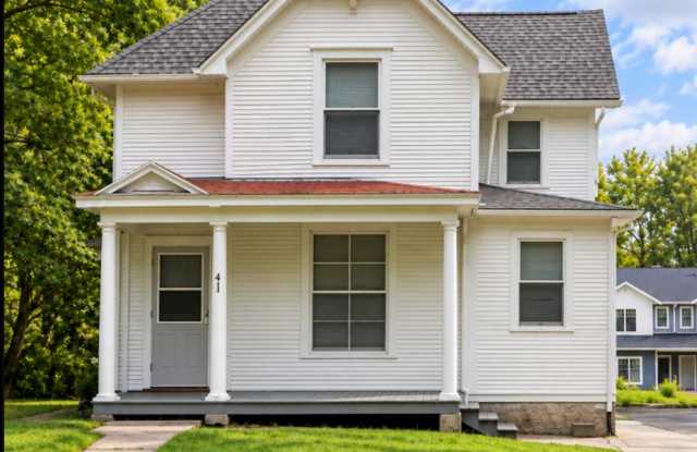 Available August 1st, 5 bedroom, 3 bathroom, Off Street Parking Included! Gallery 1