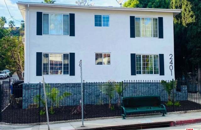 2401 N Beachwood Dr unit: 9 photos photos