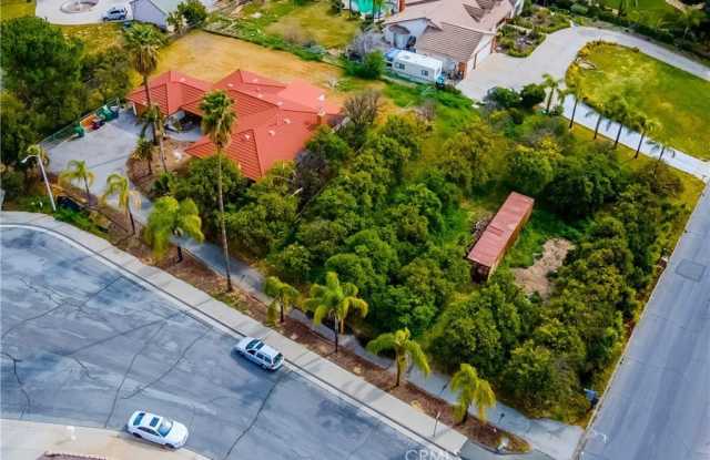 11760 Lasselle Street photos photos