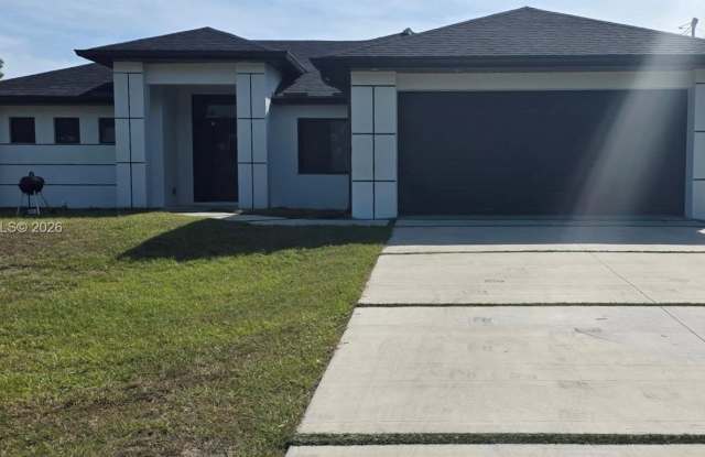 2615 40th St W photos photos 2615 40th St W photos photos