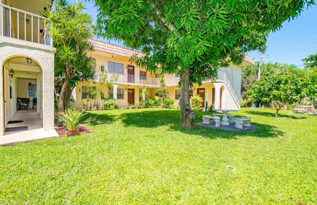 2209 NE 2nd Street unit: 6 photos photos