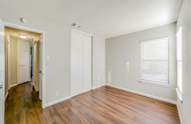 6127 Valley Bay Dr Gallery 3