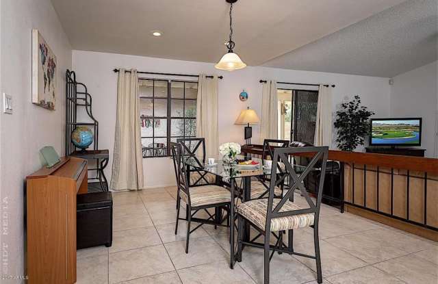 2220 S CATARINA -- Gallery 3