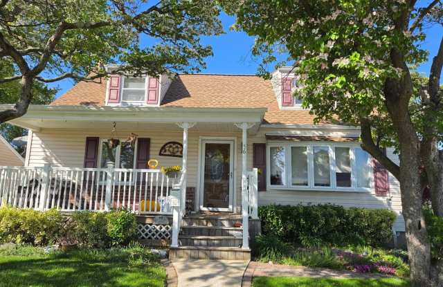 Charming 2BR 2nd floor apartment in Farmingdale Gallery 1