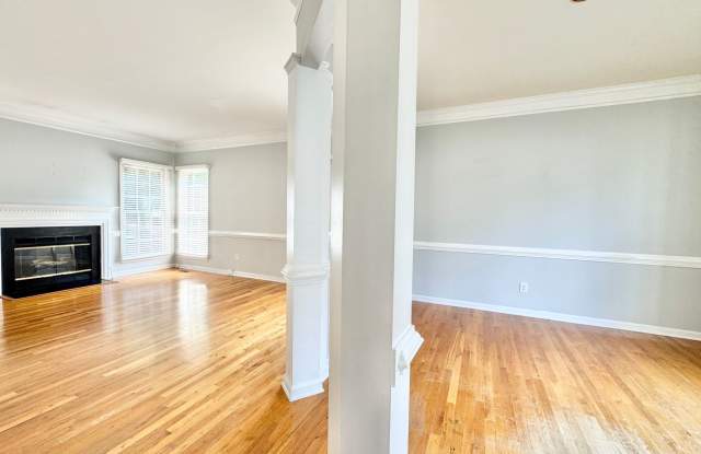 4 Bedroom On Quiet Cul-De-Sac in Adams Farm - Lawn Care Included! Gallery 4