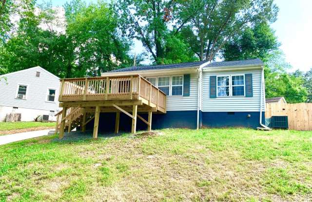 714 Woodlawn Dr - Furnished Rental photos photos