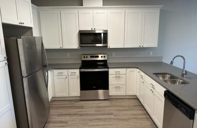 3 Bed / 2.5 Bath Duplex! $250 Amazon Gift Card! *FIRST MONTH'S RENT IS FREE!* Gallery 4