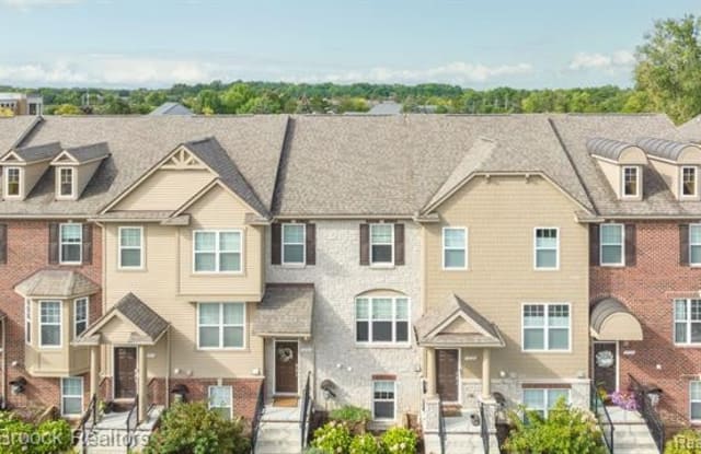 2721 HELMSDALE Circle - 2721 Helmsdale Circle, Rochester Hills, MI 48307