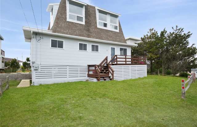 39 Harbor Road - 39 Harbor Road, Westhampton Beach, NY 11978