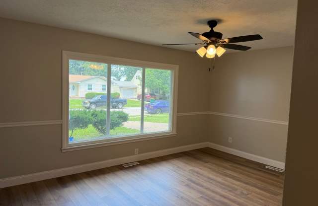 3br 2bth hr 1cr garage fenced in back yard photos photos