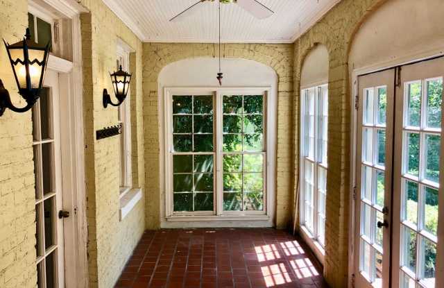 515 Thorn Place Gallery 3