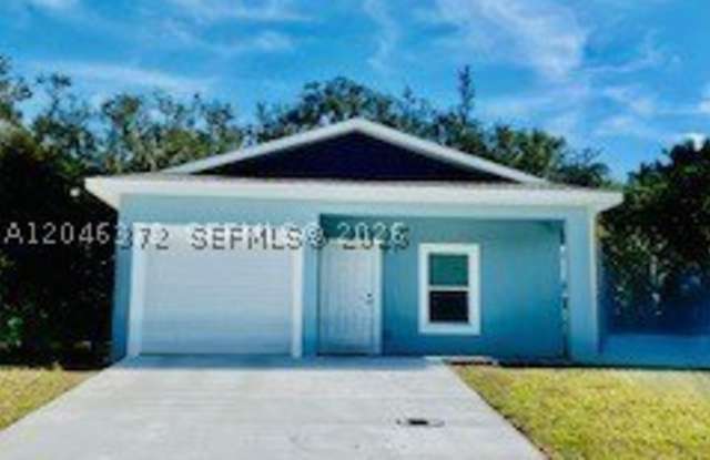 1428 Las Villas Blvd photos photos