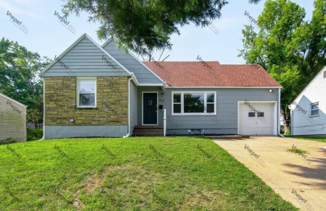 3835 East 71st Street - 3835 East 71st Street, Kansas City, MO 64132