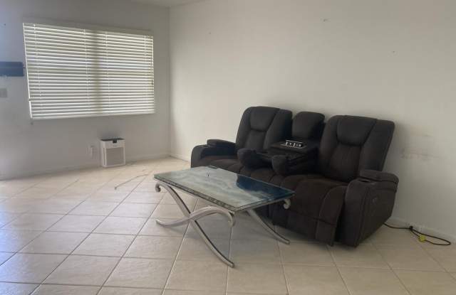 1097 CORNWALL E Gallery 2