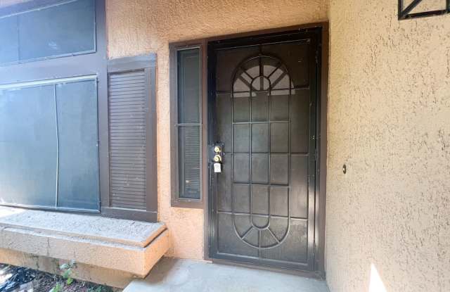 Large Home on Quiet Court Gallery 4
