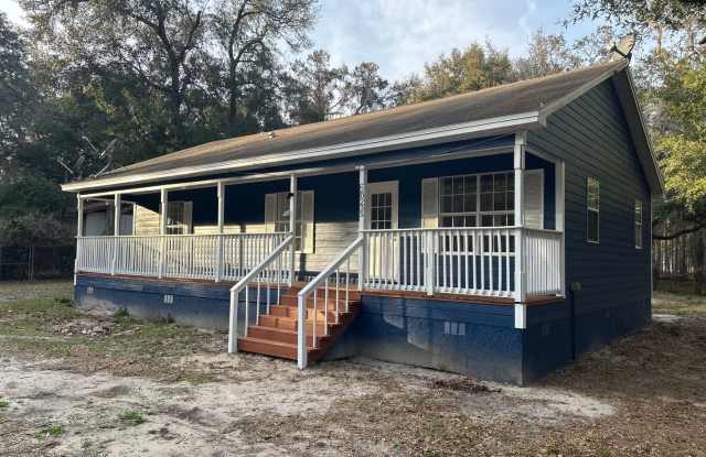 3 Bedroom, 2 Bath in Umatilla - Priced to Rent! - 20235 Southeast 155th Street, Marion County, FL 32784