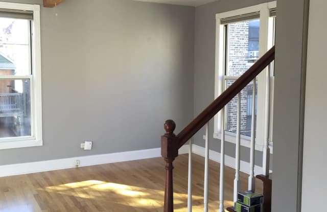 1308 North Greenview Avenue, 2R COACH Gallery 4