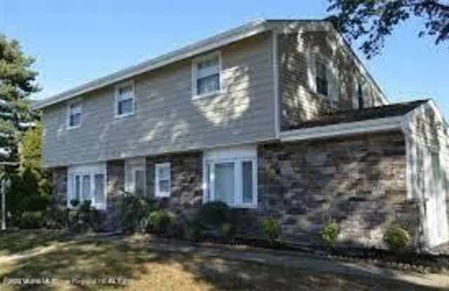 712 W Park Avenue - 712 West Park Avenue, Oakhurst, NJ 07755