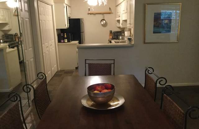5013 K Sharon Road Gallery 3