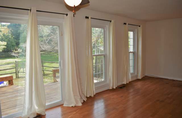 17603 Longview Ln Gallery 3