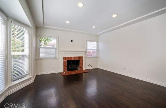 2526 Purdue Avenue Gallery 3