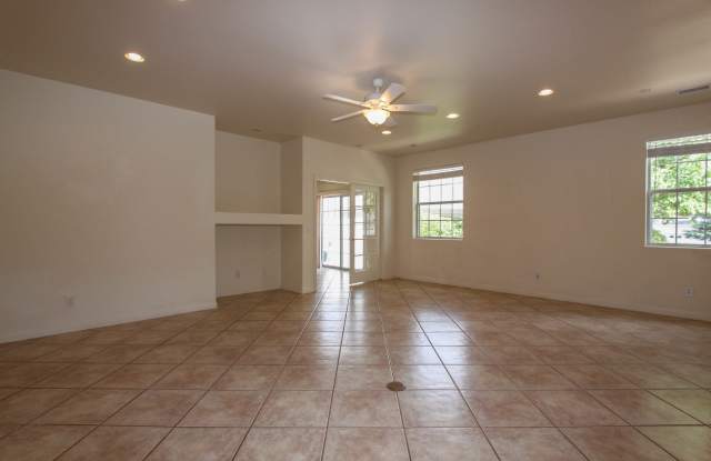 1841 E Mulberry Gallery 2