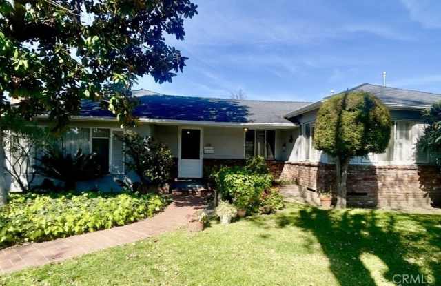 315 E Las Flores photos photos