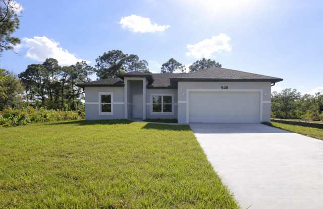 Brand New 4/2/2- South Lehigh Acres photos photos