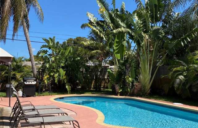 2539 Thomas St photos photos