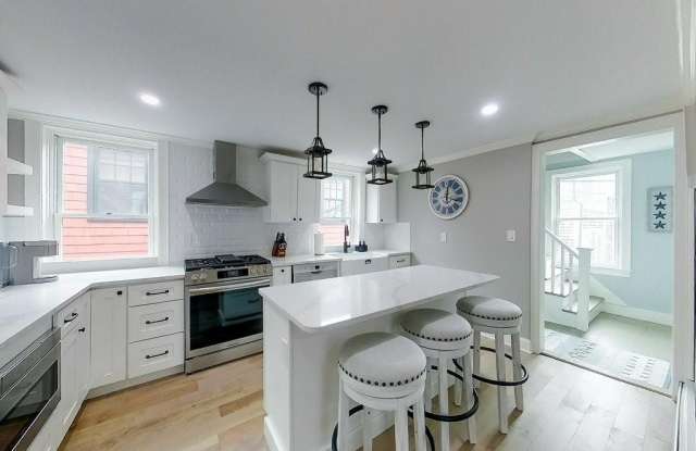30 Prospect Hill Gallery 4