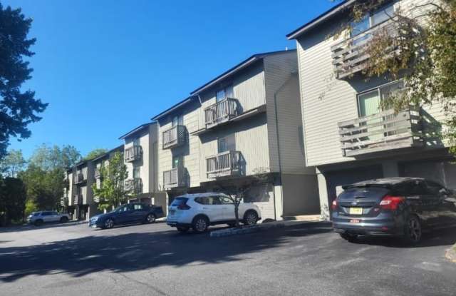 1214 Spruce Hills Dr photos photos