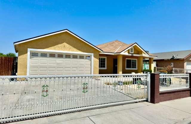Your new home is here! Enjoy the charm of this home in Delano - Schedule your tour now! - 337 Balboa Drive, Delano, CA 93215