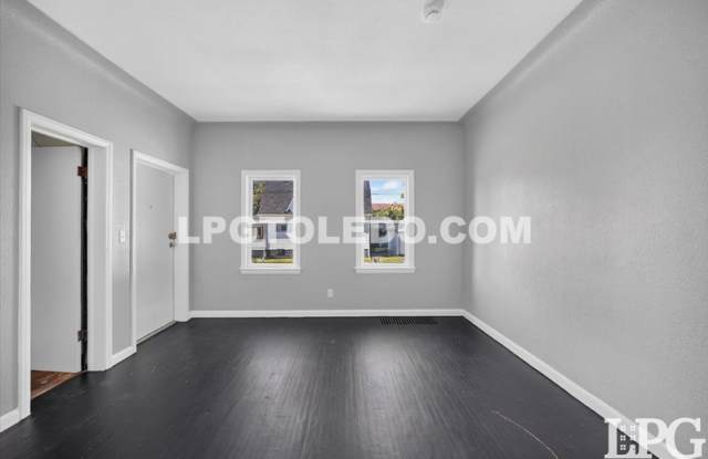 804 2nd St.-1 Gallery 4