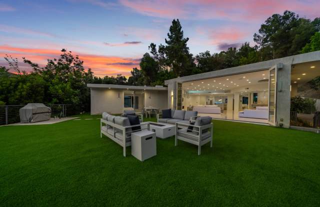 1040 Montego Dr Gallery 2
