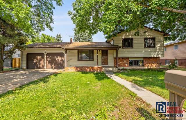 Cozy 3-Bed, 2-Bath Home with Fireplace,  Large Fenced Yard! photos photos