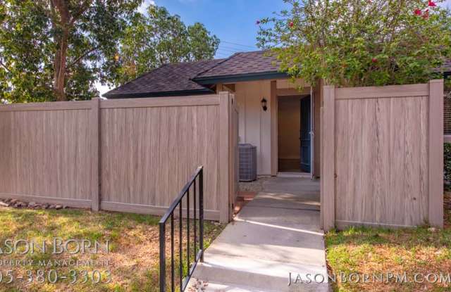 1671 East Avenida De Las Flores Gallery 1